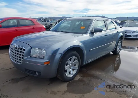 2007 Chrysler 300 z USA, uszkodzony, nr VIN 2C3KA53G87H604756